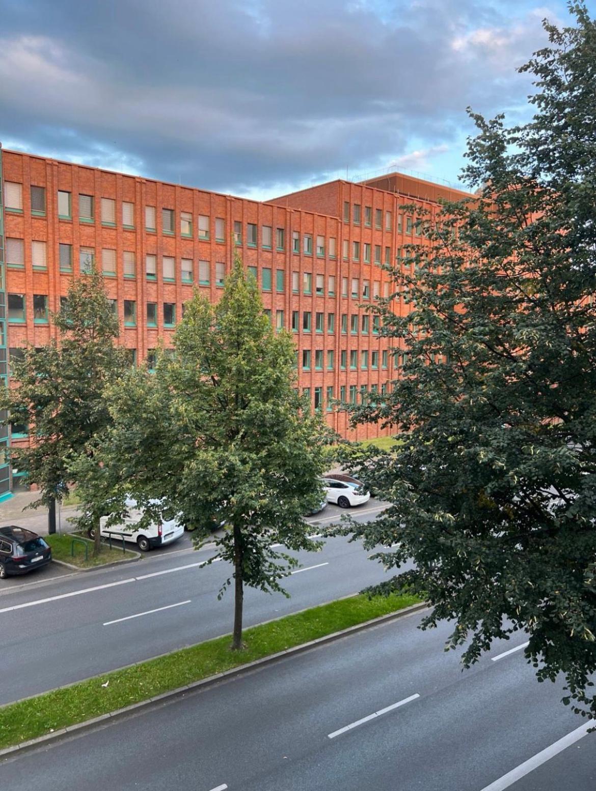 Moderne Und Helle Ferienwohnung Im Herzen Der Stadt Dortmund Exterior photo